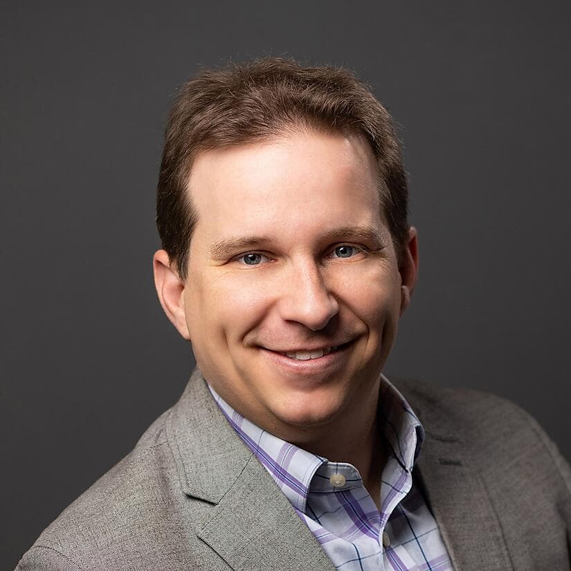 Edwards Photo_Headshot_PC Laurie Rogers NAU v2.jpeg