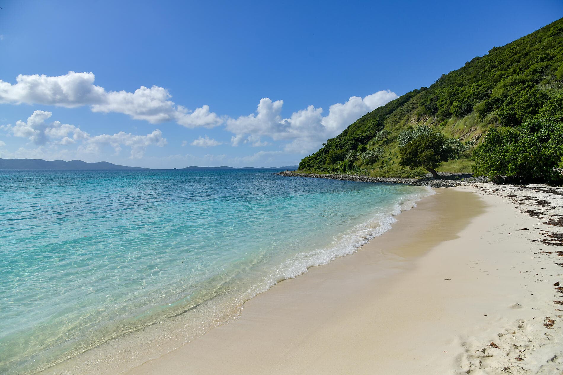 Unterwegs unter Segeln im Herzen der Kleinen Antillen 