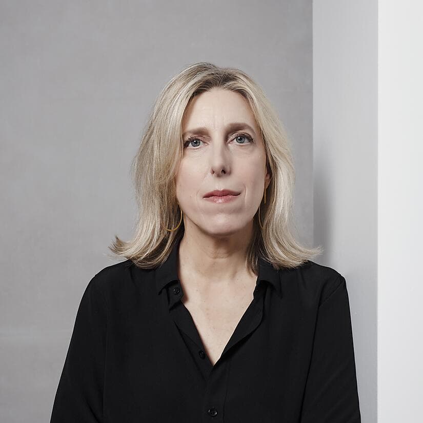 Portrait d\'Emma Lavigne 2 .jpg