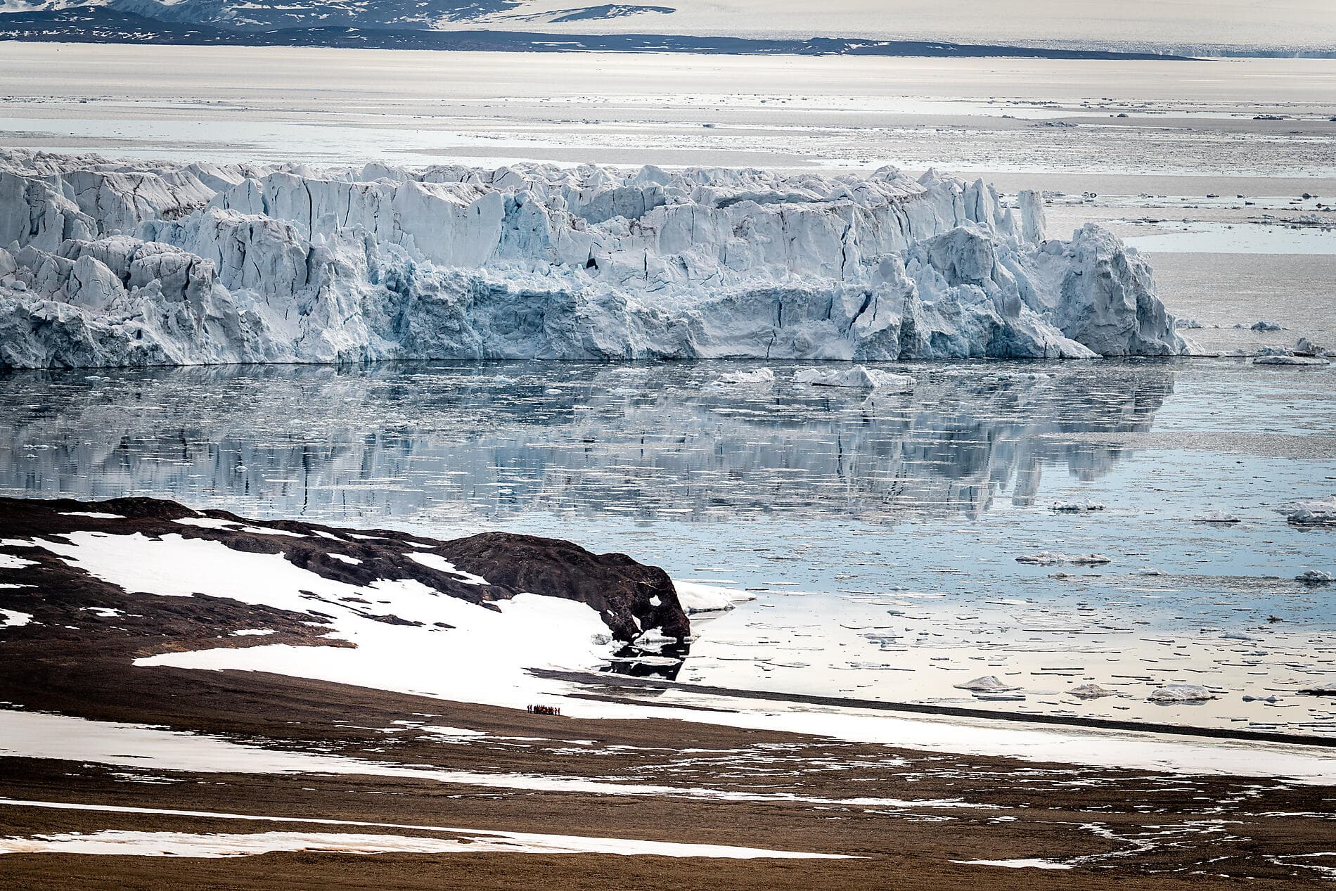 Im arktischen Eis von Grönland nach Spitzbergen 