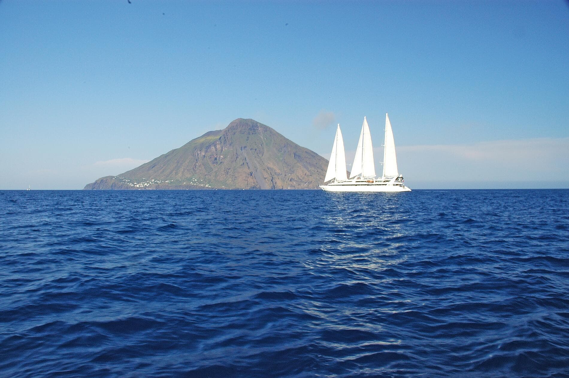 Von Ligurien bis nach Sizilien – unter den Segeln der Le Ponant 