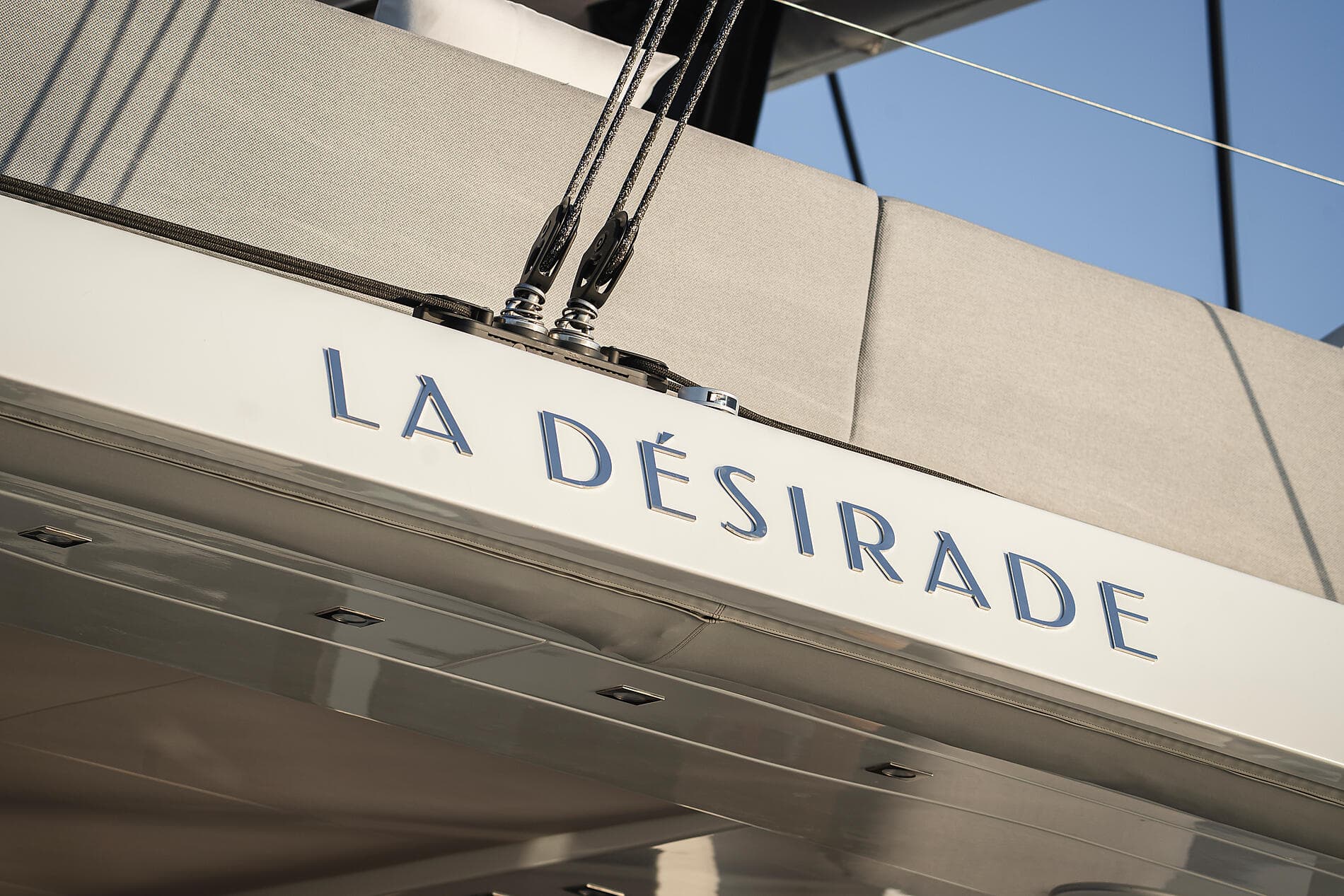 Den karibischen Inseln unter den Segeln der La Désirade 