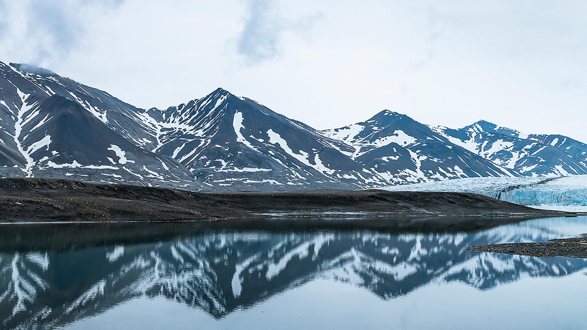 Spitzbergens Fjorde und Gletscher Spitzbergens Fjorde und Gletscher